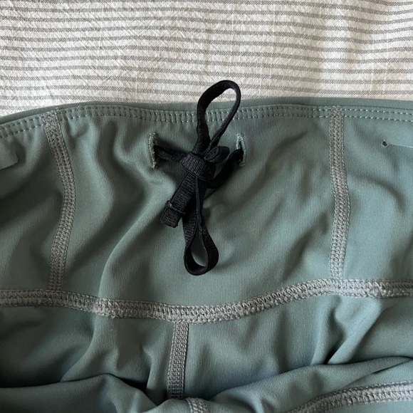 Janji Green Athletic Leggings - Picture 10 of 10